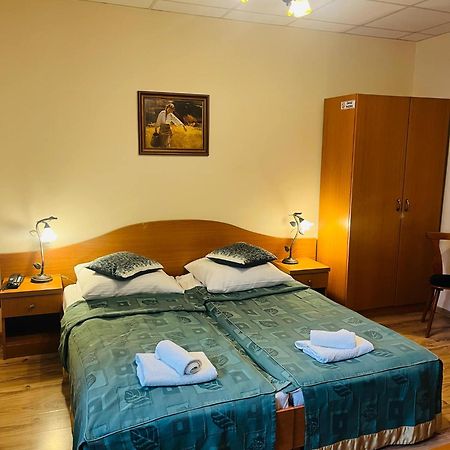 Hotel Henryk Krynica Zdroj Buitenkant foto