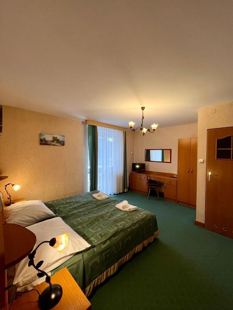Hotel Henryk Krynica Zdroj Buitenkant foto