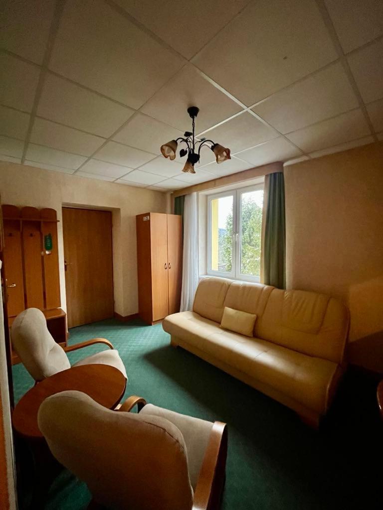 Hotel Henryk Krynica Zdroj Buitenkant foto