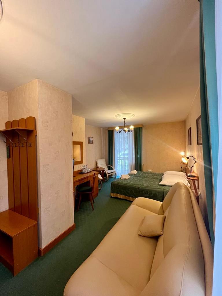 Hotel Henryk Krynica Zdroj Buitenkant foto