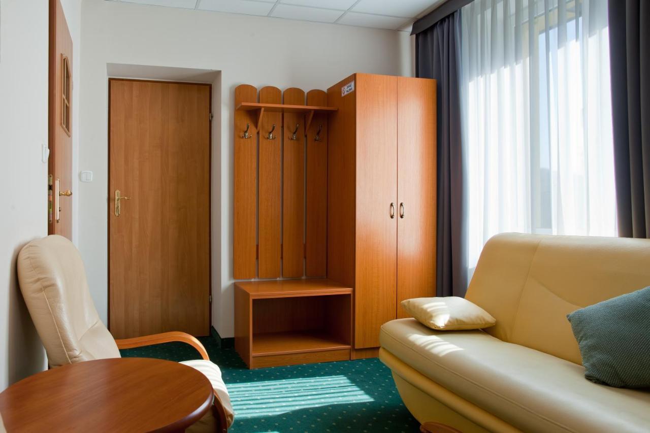 Hotel Henryk Krynica Zdroj Buitenkant foto