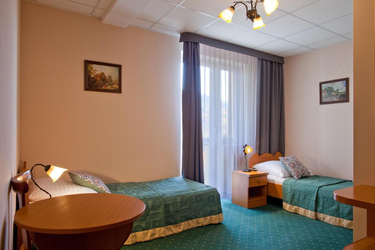 Hotel Henryk Krynica Zdroj Buitenkant foto
