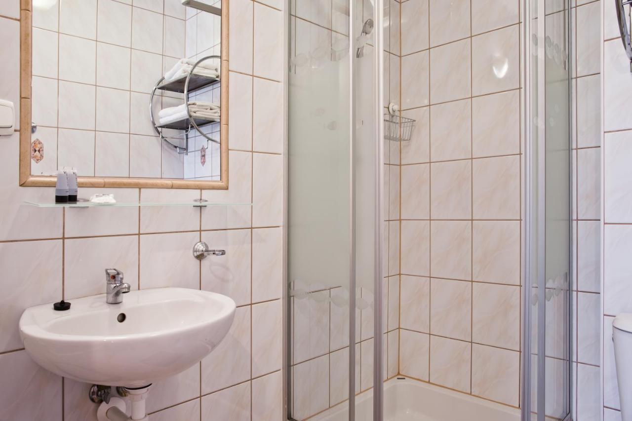 Hotel Henryk Krynica Zdroj Buitenkant foto